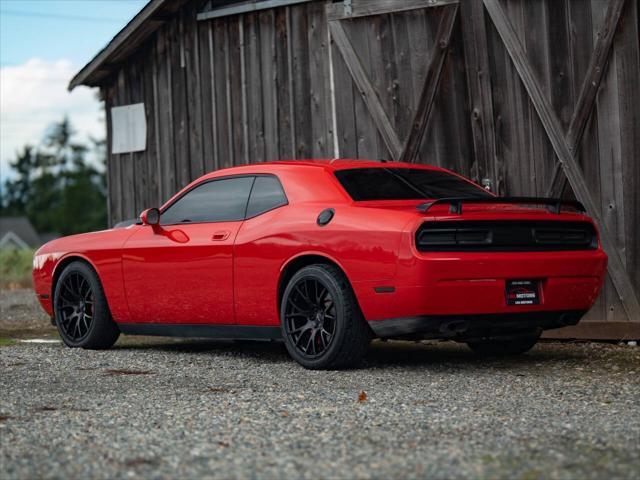 2009 dodge challenger srt8