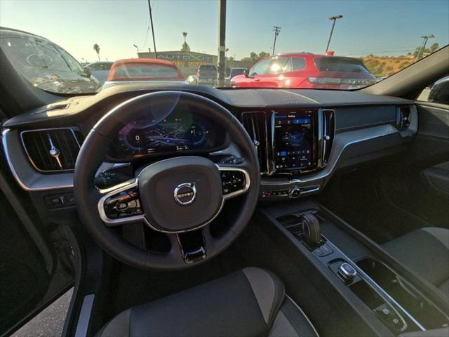 2022 volvo s60 recharge plug-in hybrid t8 r-design