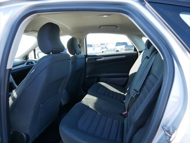 2017 ford fusion se