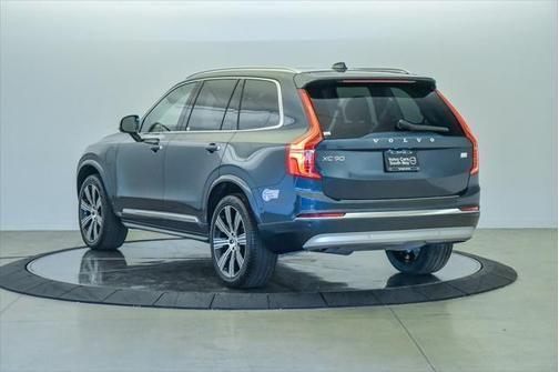 2022 volvo xc90 recharge plug-in hybrid