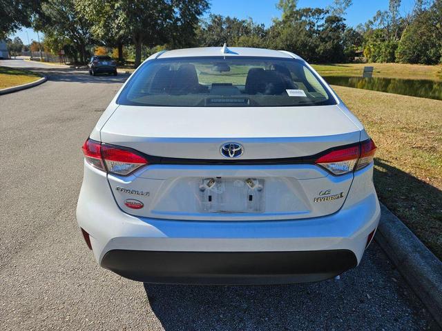 2023 toyota corolla hybrid le