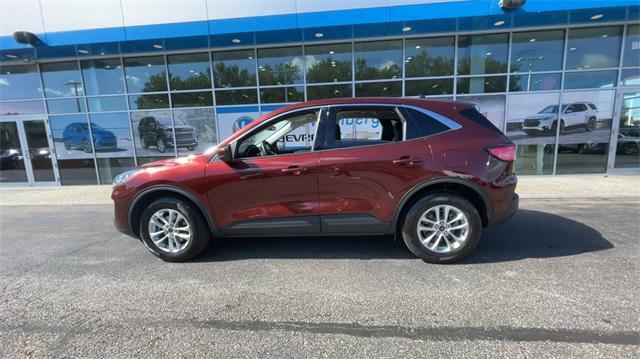 2021 ford escape se