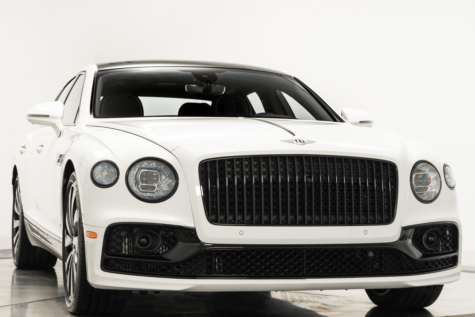 2022 bentley flying spur v8