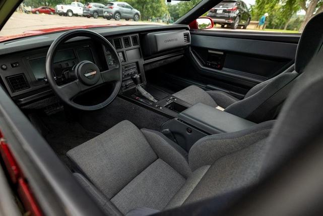 1984 chevrolet corvette base