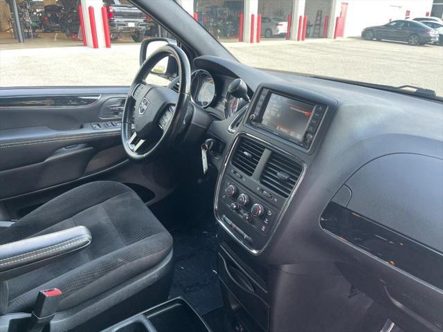 2019 dodge grand caravan se