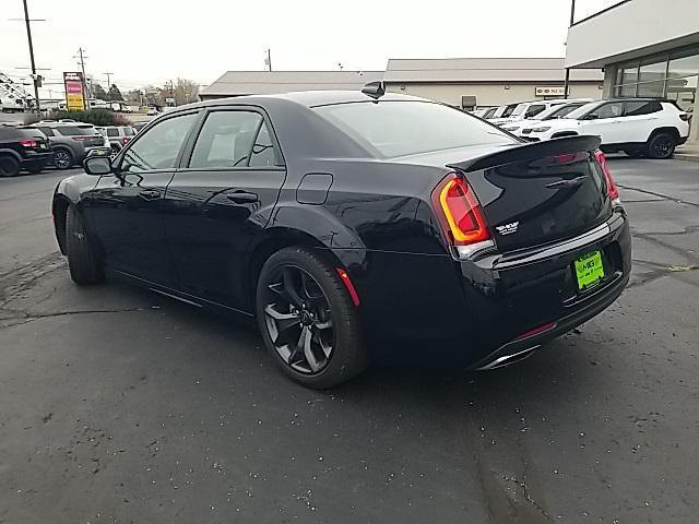 2023 chrysler 300 s
