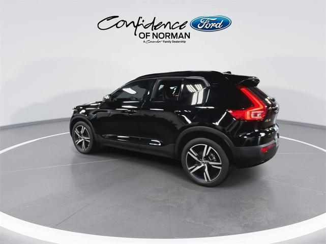 2022 volvo xc40 t5 r-design