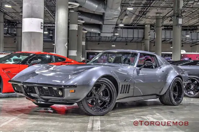 1969 corvette sting ray / wide body