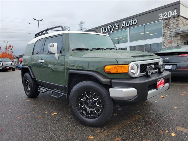 2013 toyota fj cruiser base