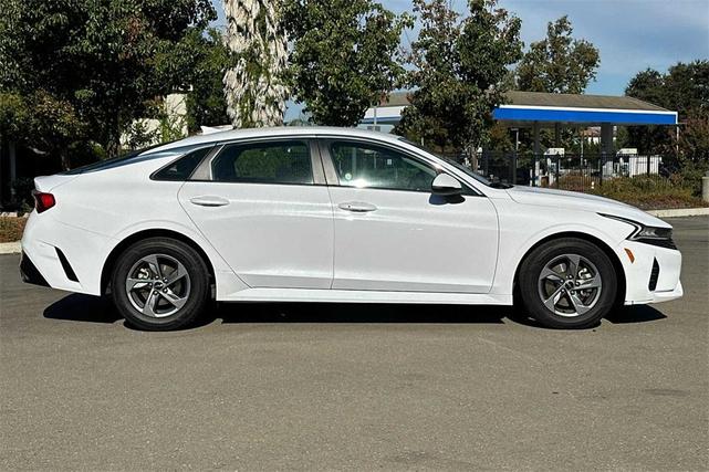 2022 kia k5 lxs
