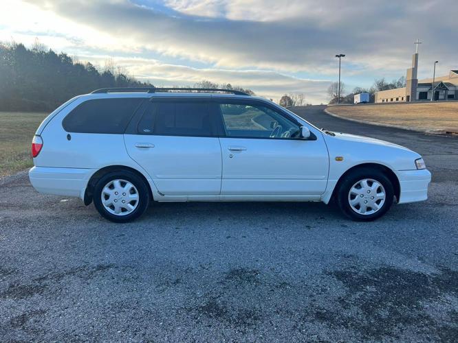 1998 nissan rnessa in cleveland, tennessee