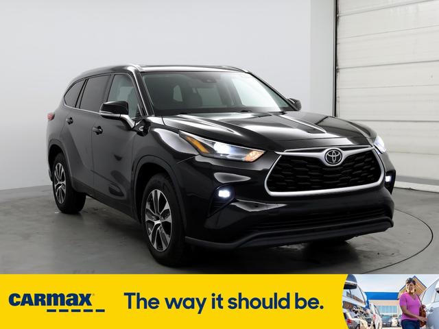 2022 toyota highlander xle