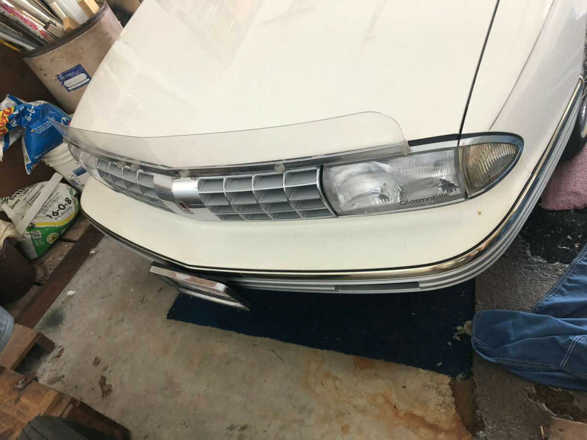 classic 1992 oldsmobile - low miles (55k) - excellent condition - in sw florida