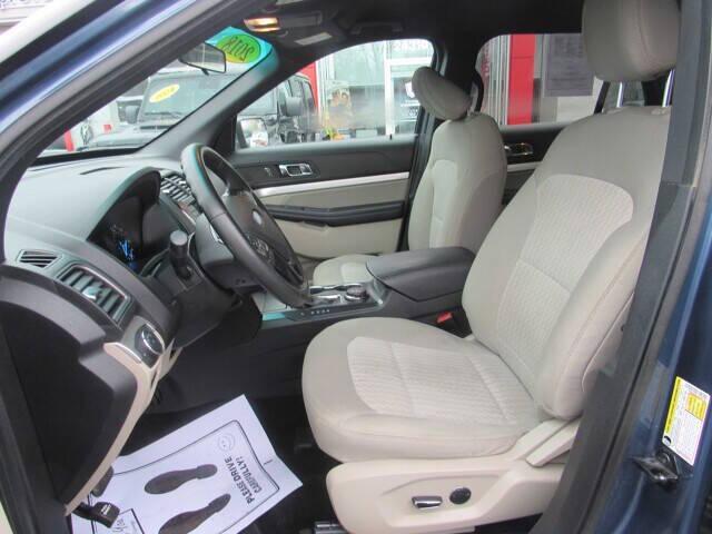 2018 ford explorer base