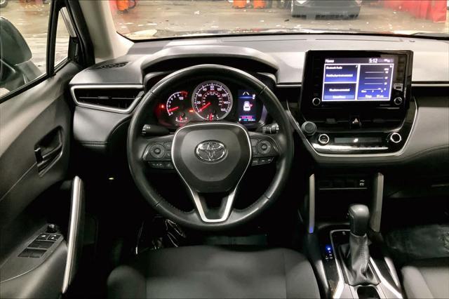 2022 toyota corolla cross le