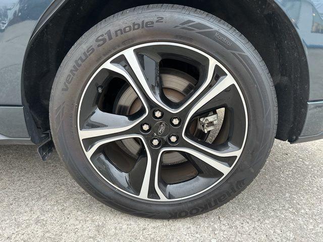 2022 ford edge st