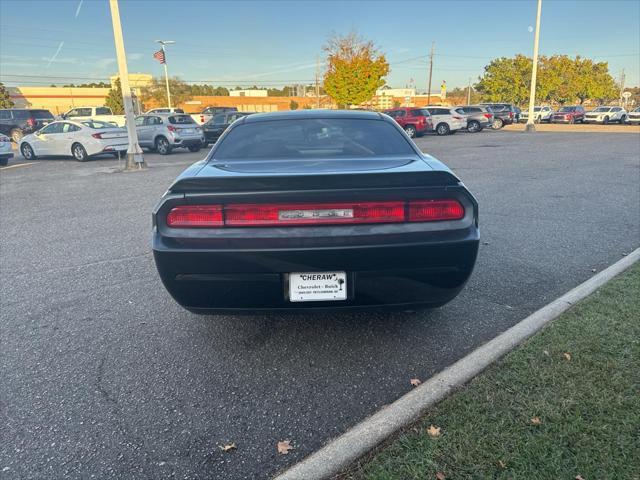 2010 dodge challenger se
