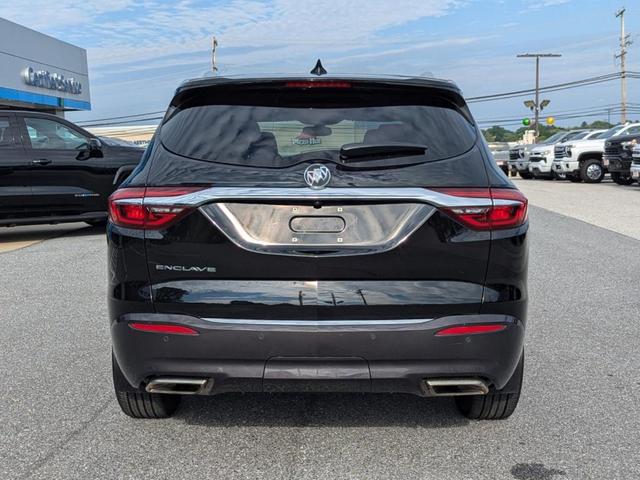2021 buick enclave essence