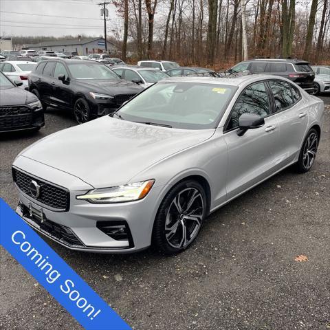 2024 volvo s60 b5 core dark theme