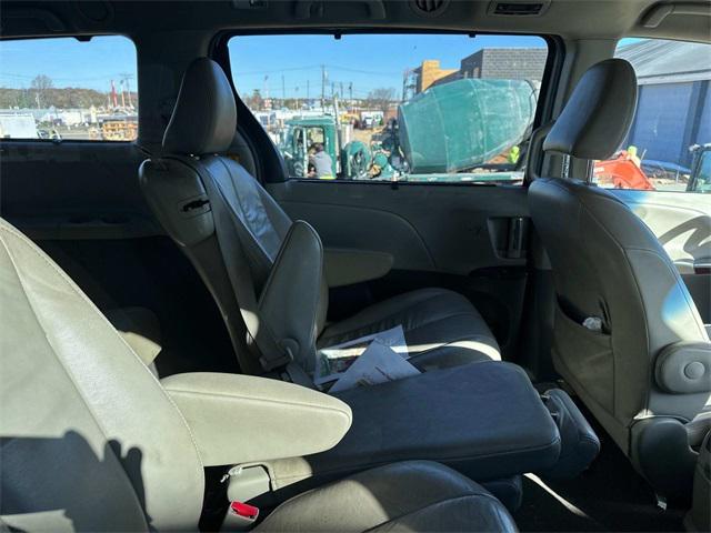 2013 toyota sienna xle
