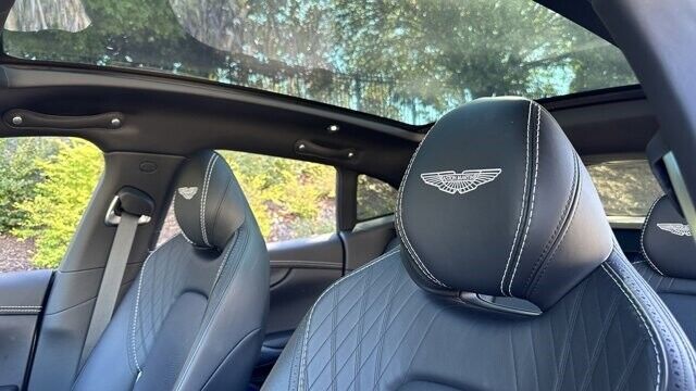 2022 aston martin dbx 4dr awd