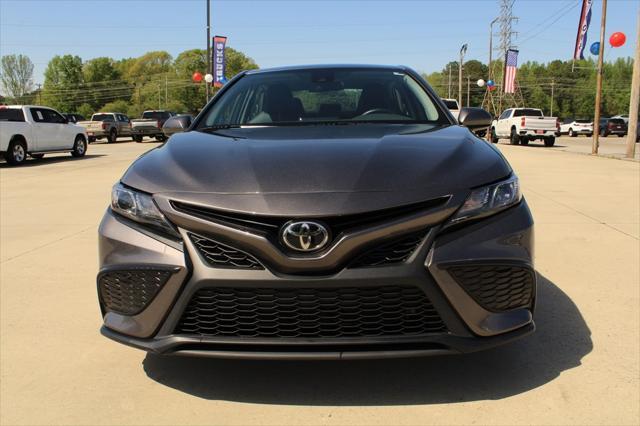 2021 toyota camry se