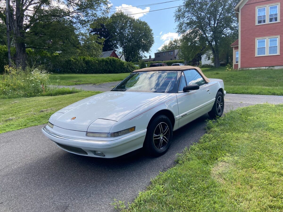 1990 buick reatta convertible 3.8l with low miles, white w red int