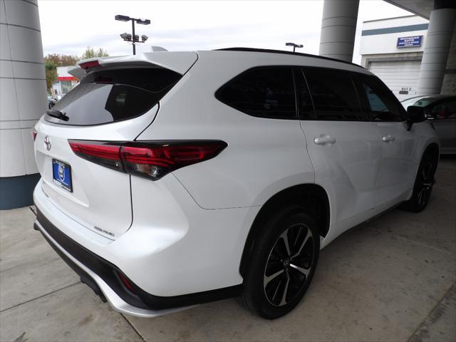 2022 toyota highlander xse