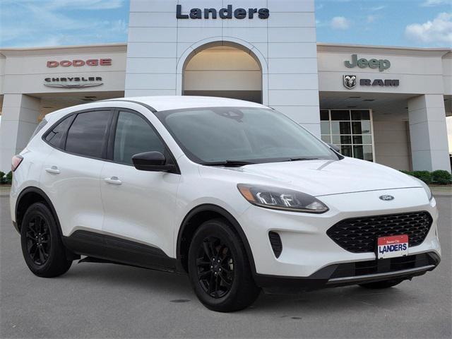 2020 ford escape se