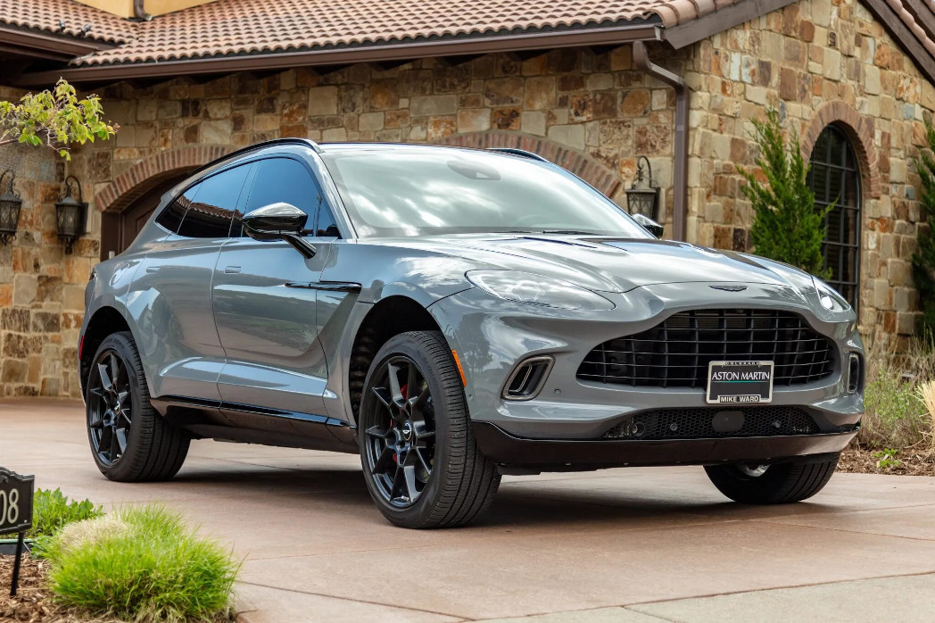 aston martin dbx