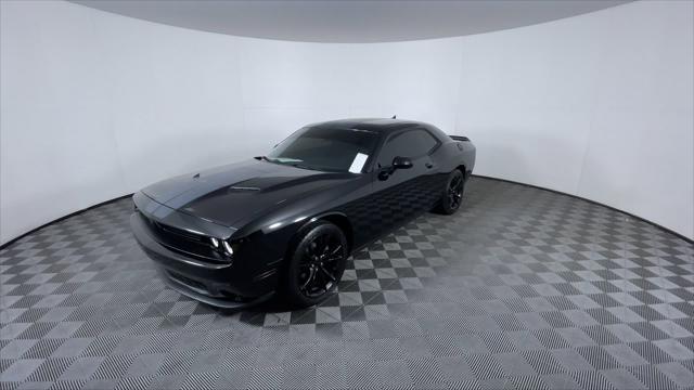 2016 dodge challenger sxt