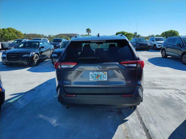 2020 toyota rav4 le