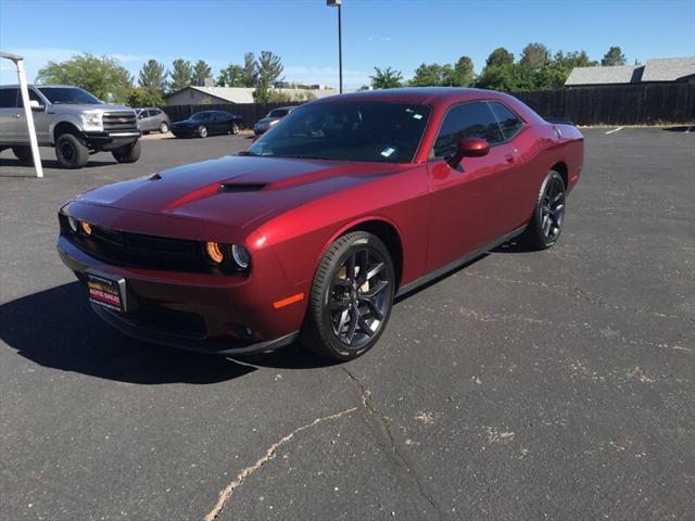 2022 dodge challenger sxt