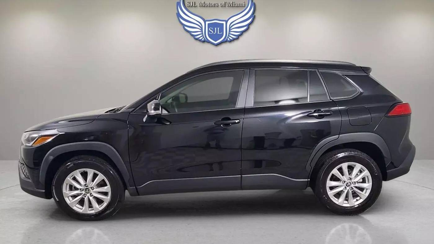 2022 toyota corolla cross le