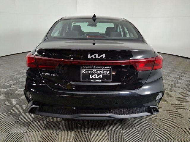 2022 kia forte lxs