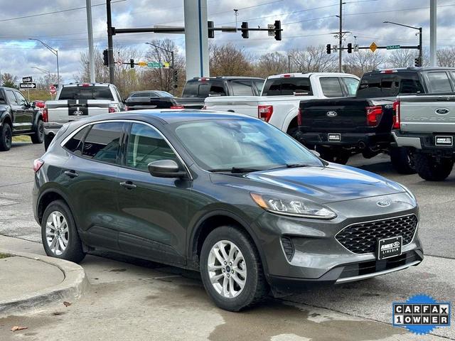 2020 ford escape se