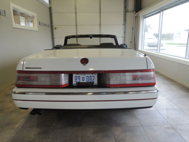 1993 cadillac allante 2dr convertible only 34000 miles, two owner very clean!!!!