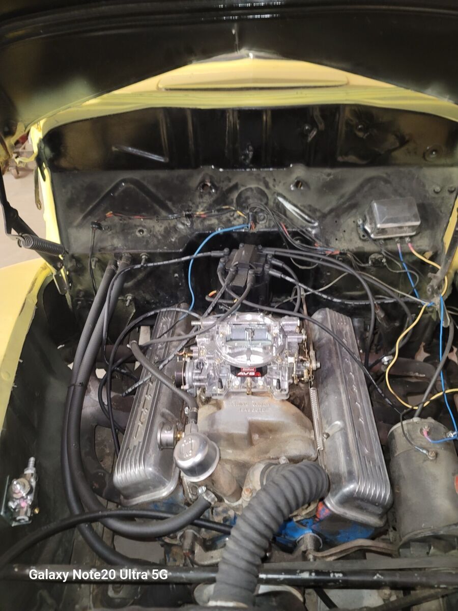 barn find. natural patina! chevy 327cid. 3 on the tree. holley. afco radiator