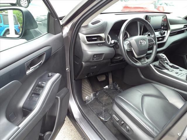 2022 toyota highlander xle