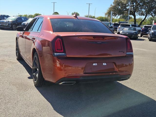 2021 chrysler 300 s
