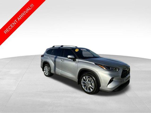 2022 toyota highlander limited