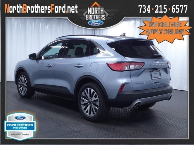 2022 ford escape titanium