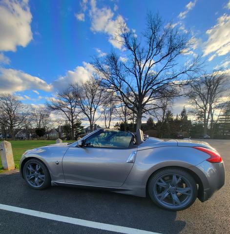 2010 nissan 370z touring