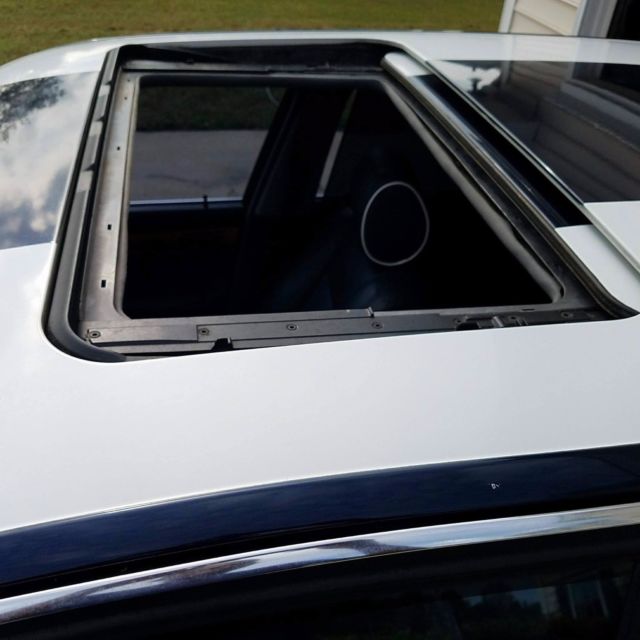 1993 bmw 7-series 750il (v12 engine)
