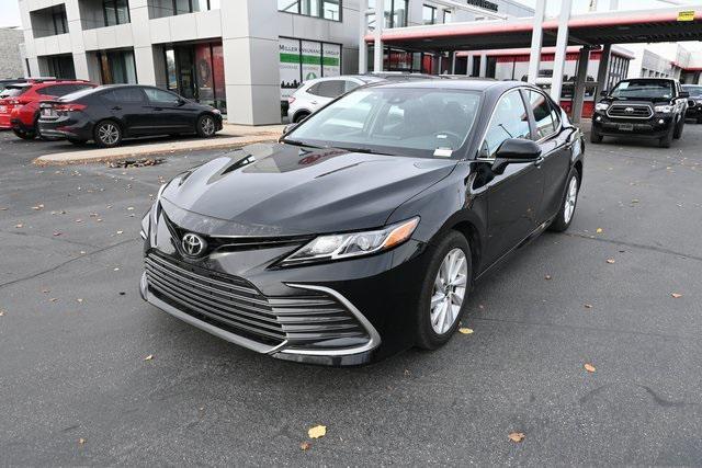 2022 toyota camry le