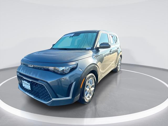 2023 kia soul lx
