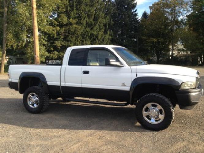 2001 dodge ram 2500 4x4 quad cab shortbed 6 speed cummins 24v diesel leather in cortland, ny
