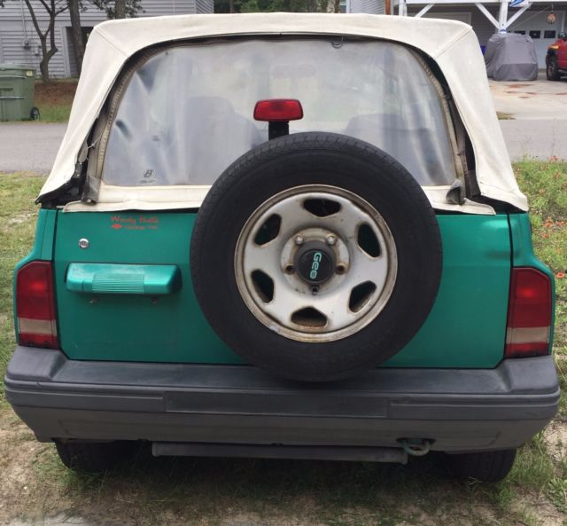 1994 geo tracker suv 2wd 2 two wheel drive green - needs work - project car runs