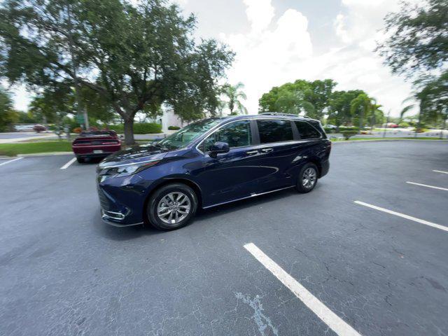 2024 toyota sienna xle 8 passenger