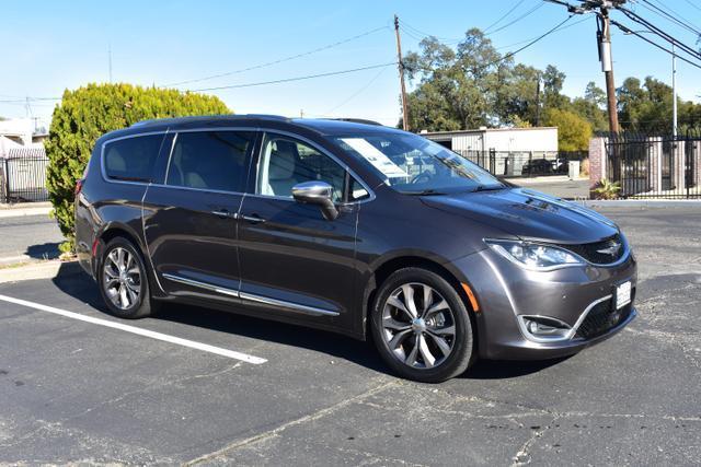 2017 chrysler pacifica limited